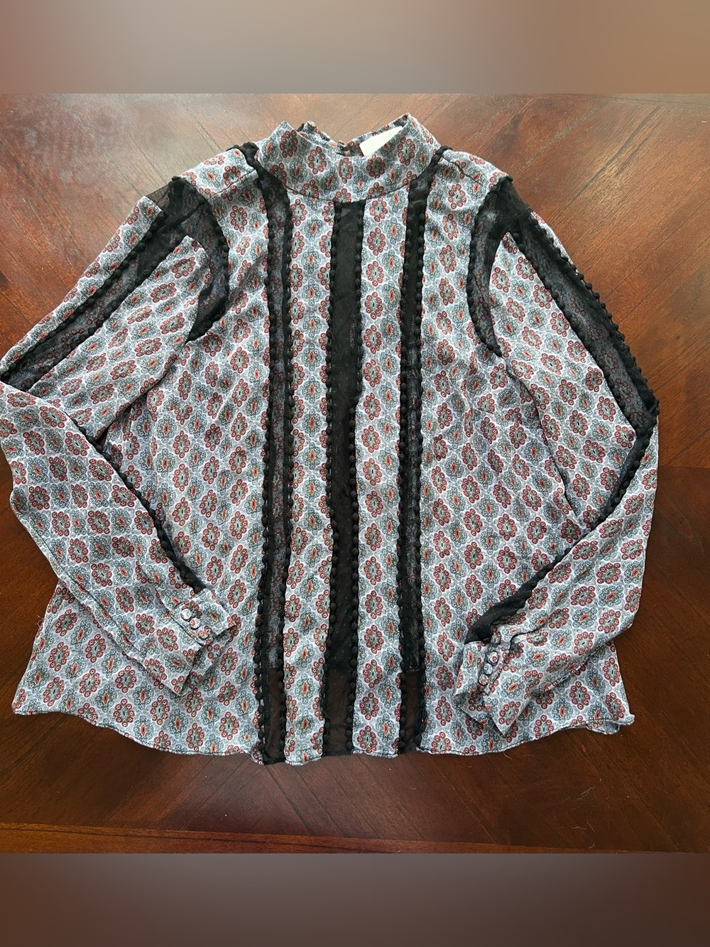 cinq a sept Black-Trimmed Printed Long Sleeve Top size M 100% silk